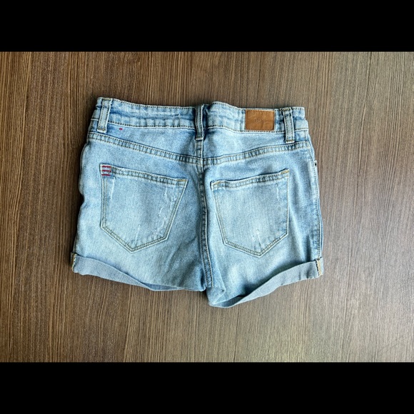 UO Denim Shorts - 25w - Picture 2 of 3
